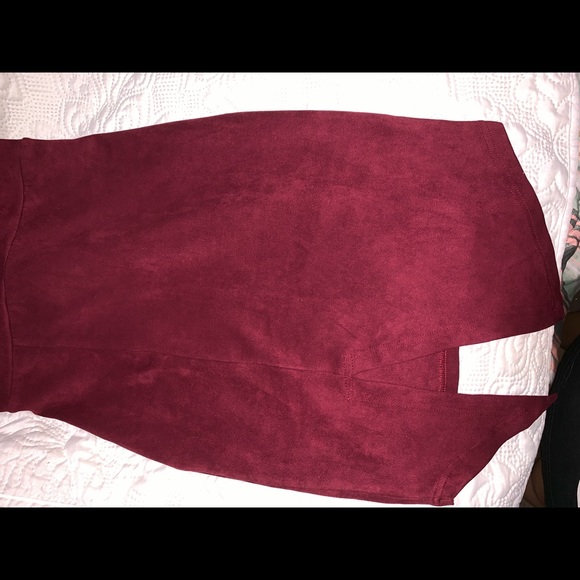 Velvet dress with slit on thigh - Picture 3 of 4